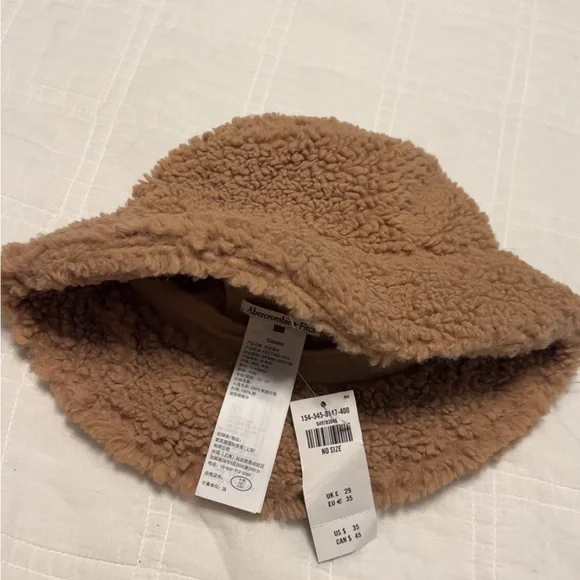 Abercrombie & Fitch Sherpa
Bucket Hat - Picture 2 of 6
